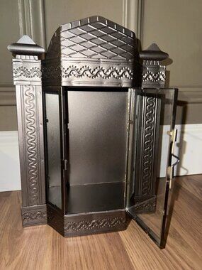 Vintage Tin And Glass Shrine Mexican Shrine / Nicho - Bronze Colored - Unmarked